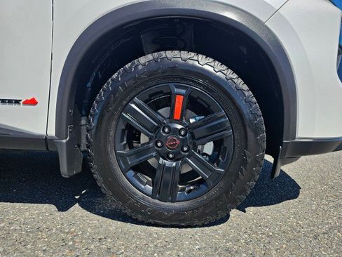 Certified 2025 Nissan Rogue Rock Creek w/ Rock Creek Premium Package AWD/4WD image 9