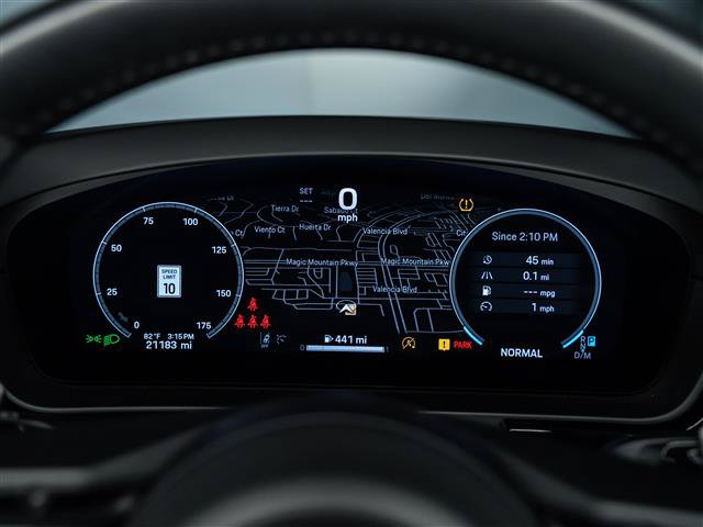 Certified 2025 Porsche Cayenne Coupe AWD/4WD image 22