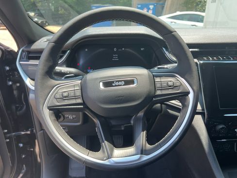 New 2025 Jeep Grand Cherokee Laredo w/ Luxury Tech Group I image 27