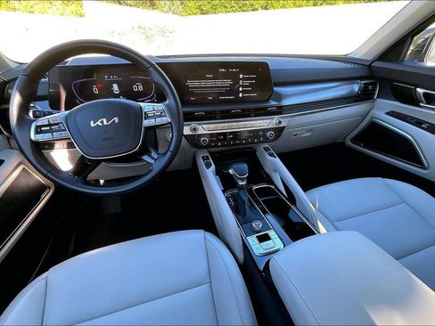 Certified 2024 Kia Telluride S image 11
