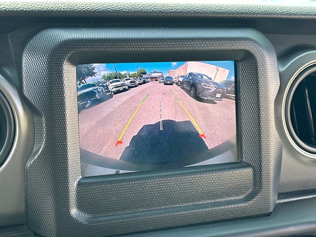 Used 2022 Jeep Wrangler Unlimited Sport AWD/4WD image 17