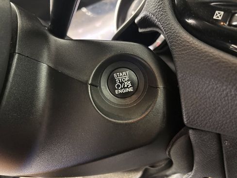 Used 2020 Jeep Compass Limited image 17