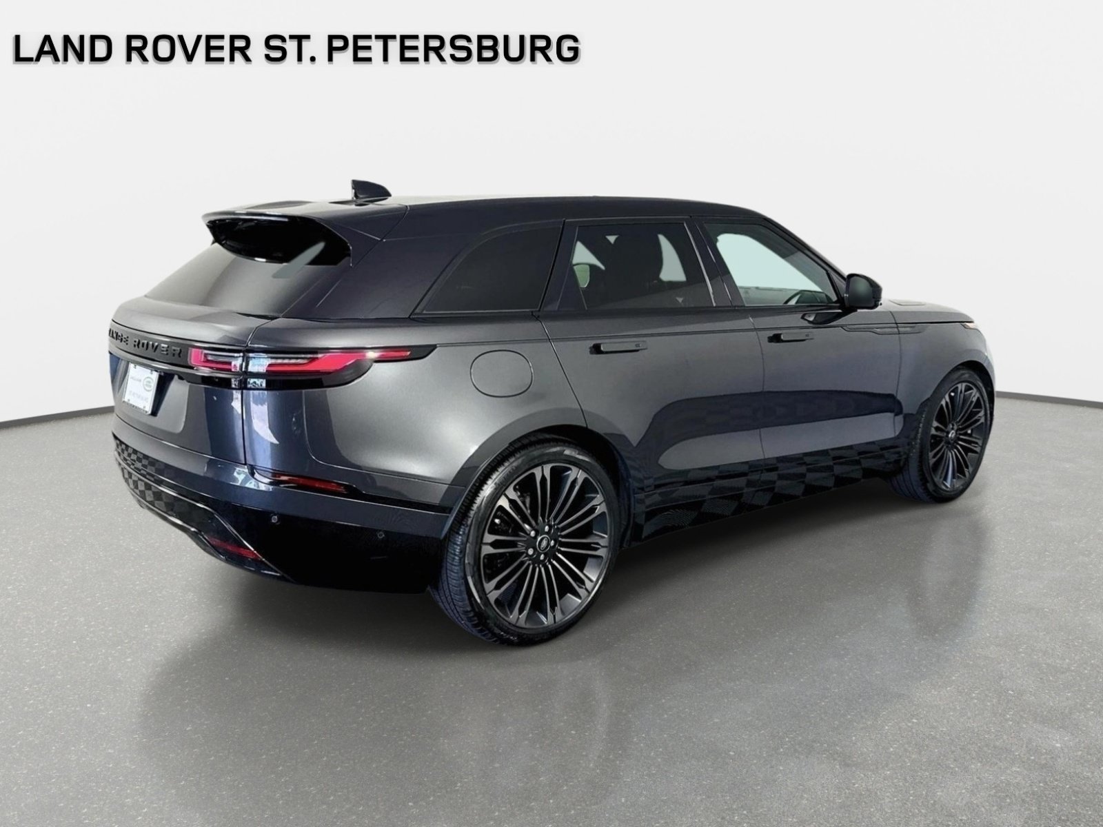 Used 2026 Land Rover Range Rover Velar Dynamic SE AWD/4WD image 5