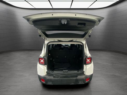 Used 2023 Jeep Renegade Latitude image 22