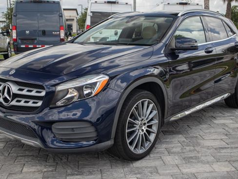 Used 2018 Mercedes-Benz GLA 250 w/ AMG Line Exterior image 3