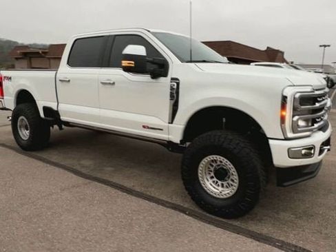 Used 2024 Ford F250 Platinum image 2