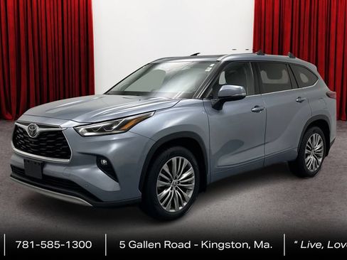 Certified 2021 Toyota Highlander Platinum AWD/4WD image 1