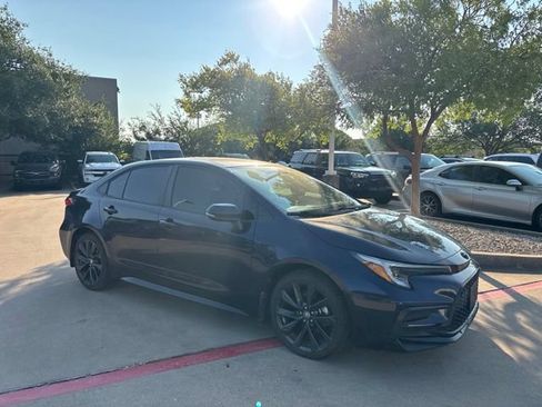 Used 2023 Toyota Corolla SE FWD image 3