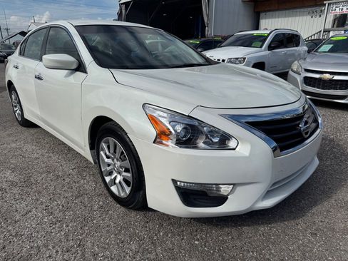 Used 2015 Nissan Altima 2.5 S w/ Power Driver Seat Package image 2
