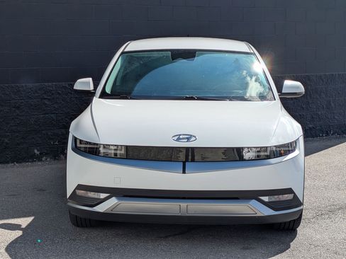 Used 2022 Hyundai Ioniq 5 SE AWD/4WD image 2