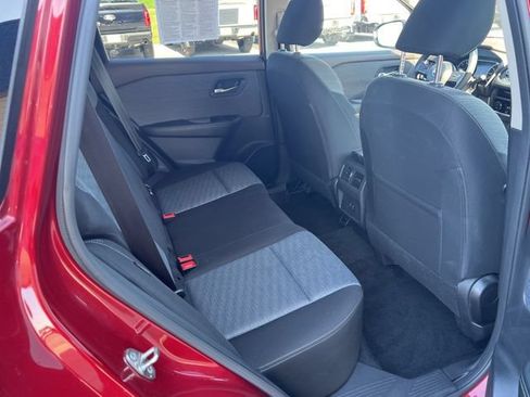 Used 2023 Nissan Rogue SV AWD/4WD image 16