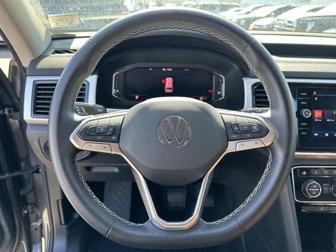 Used 2022 Volkswagen Atlas SE w/ Black Wheel Package FWD image 29