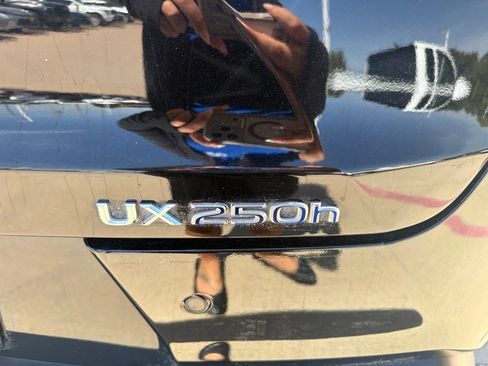 Used 2021 Lexus UX 250h w/ Premium Package AWD/4WD image 9