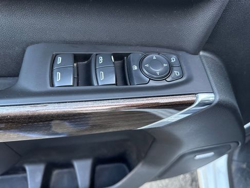 Used 2021 Chevrolet Silverado 1500 LT Trail Boss w/ Convenience Package II image 11