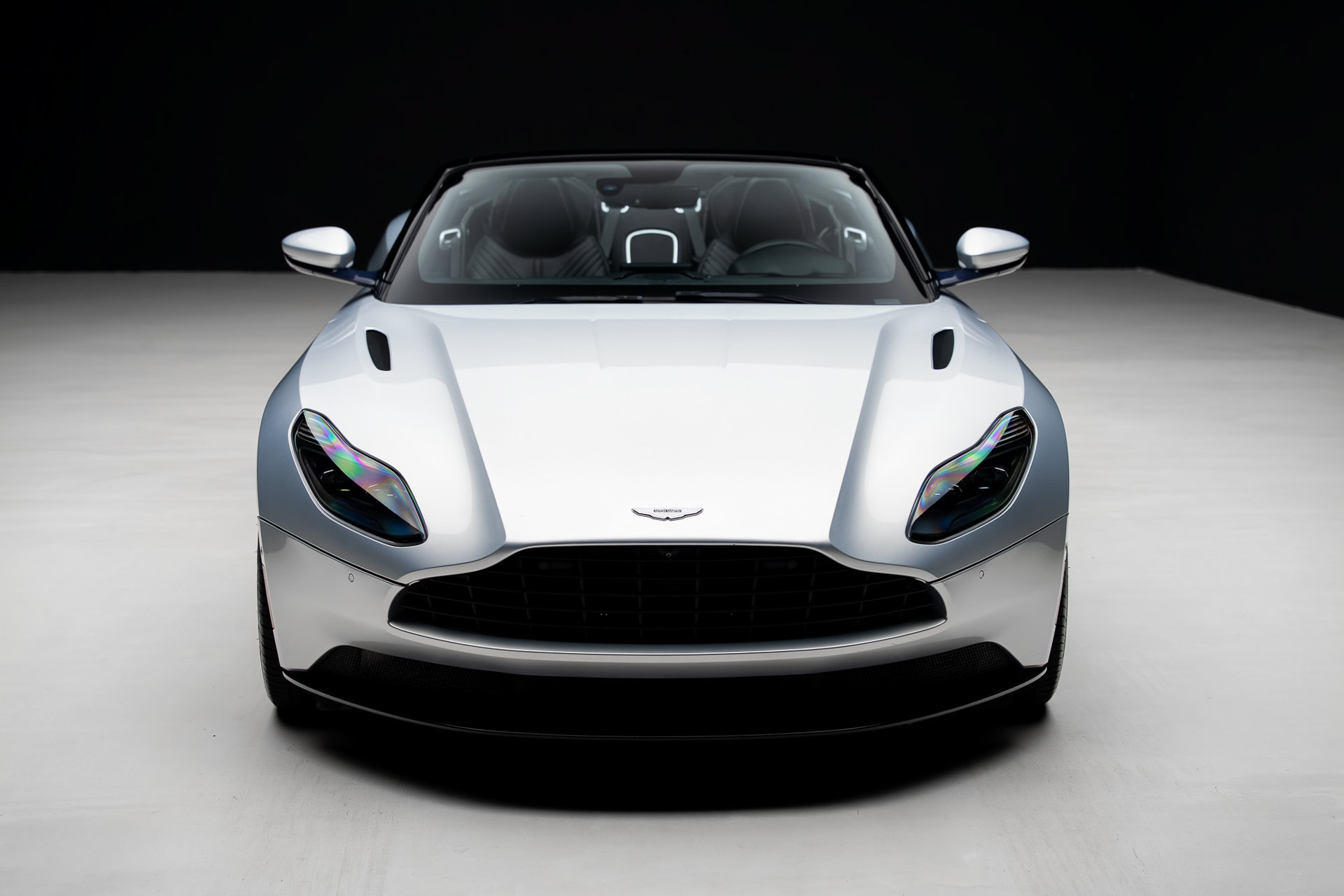 Used 2019 Aston Martin DB11 Volante RWD image 8