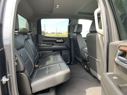 Used 2025 GMC Sierra 1500 SLT AWD/4WD image 29