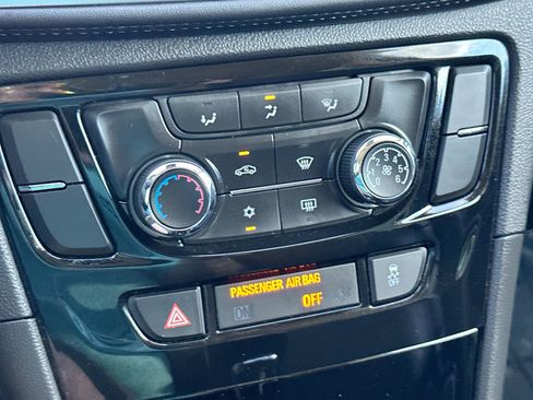 Used 2022 Buick Encore Preferred w/ Safety Package image 18