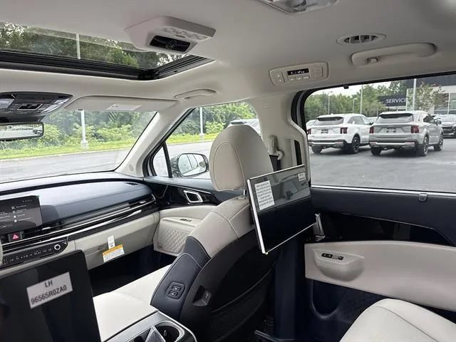 New 2026 Kia Carnival SX Prestige FWD image 15