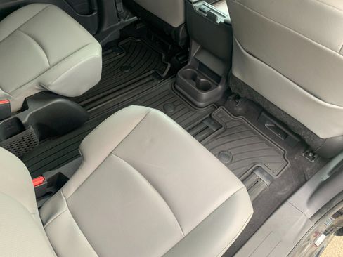 Used 2022 Toyota Sienna XLE AWD/4WD image 36