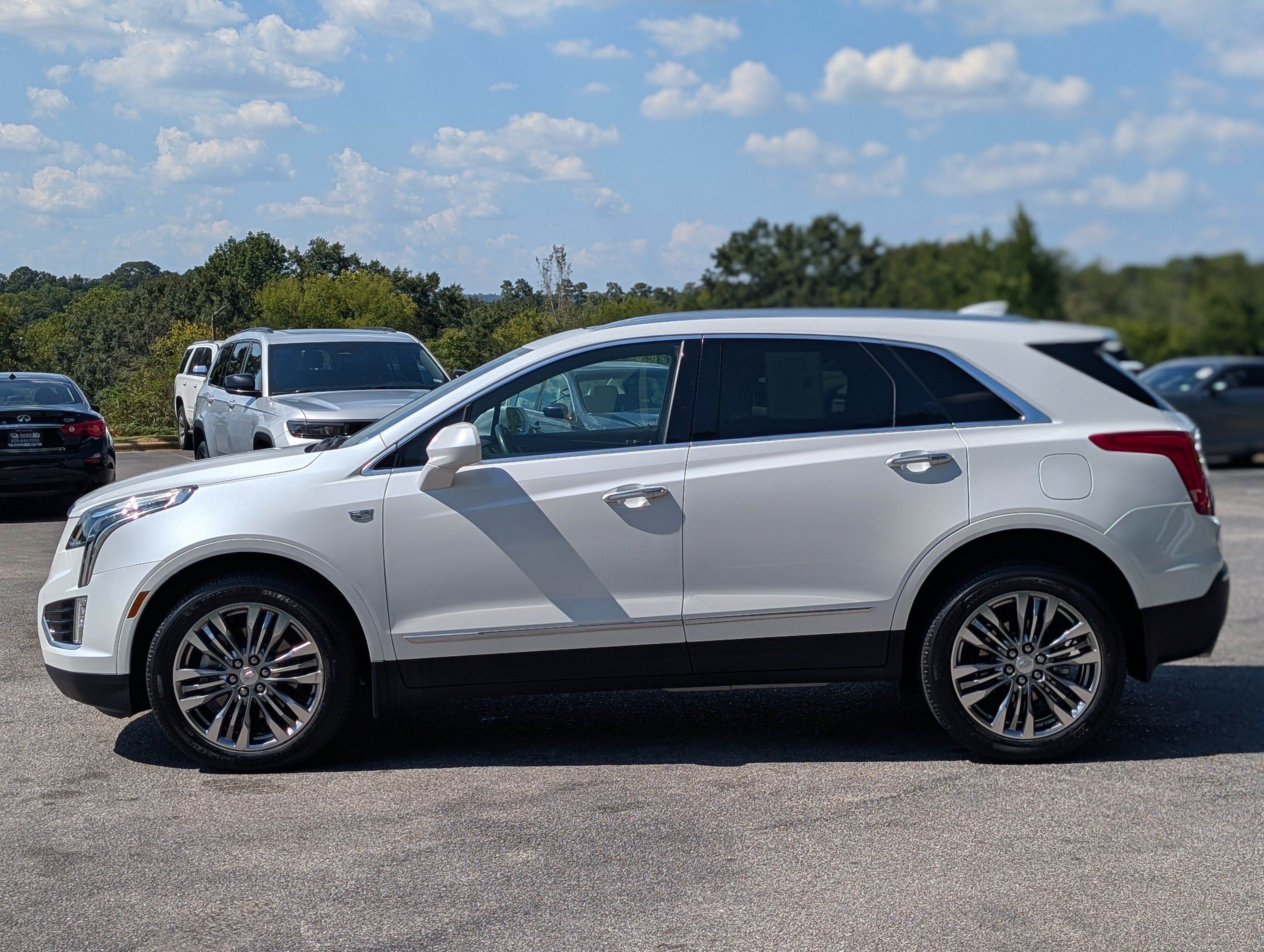 Used 2018 Cadillac XT5 Premium Luxury w/ LPO, Wheel Lock Package FWD image 6