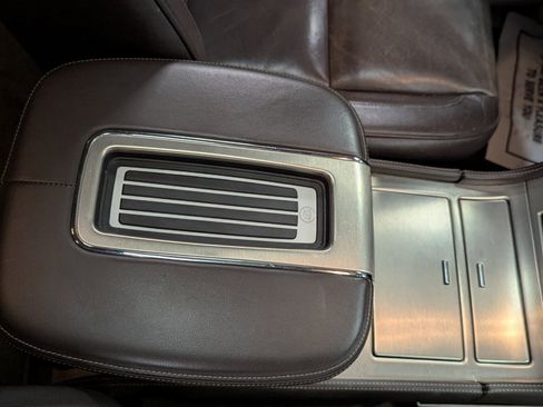 Used 2014 Cadillac Escalade Platinum image 36