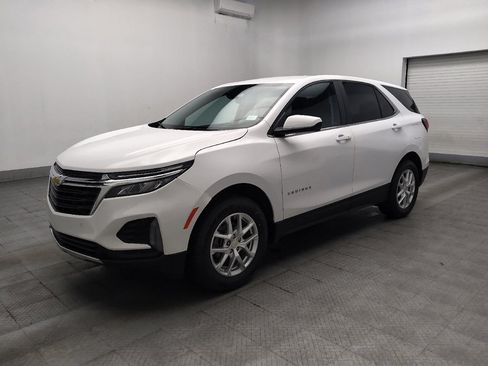 Used 2024 Chevrolet Equinox LT AWD/4WD image 2