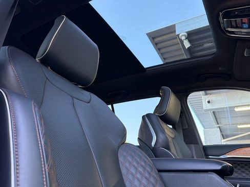 Used 2022 Jeep Grand Cherokee Summit image 16