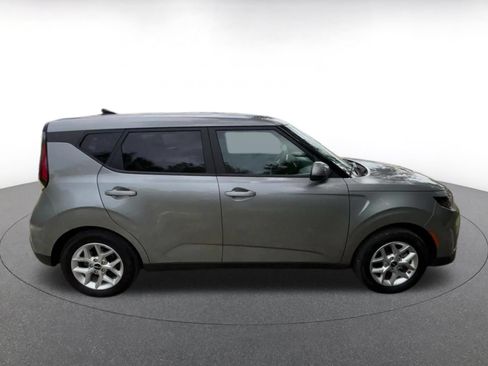 Used 2025 Kia Soul LX w/ LX Technology Package FWD image 15