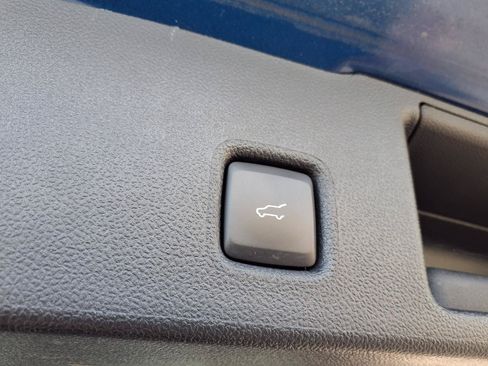 Used 2022 Ford Escape SE w/ SE Sport Appearance Package FWD image 28