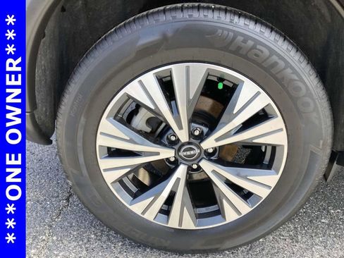 Used 2023 Nissan Rogue SV image 10