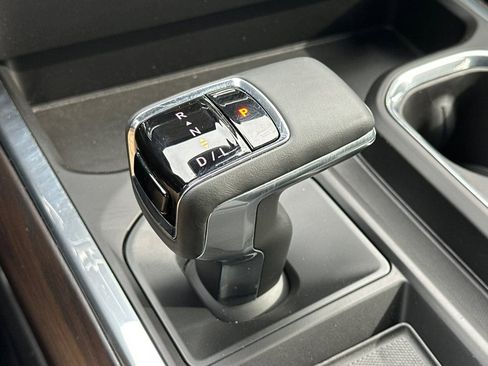 Used 2023 GMC Sierra 1500 SLT w/ SLT Premium Plus Package image 33