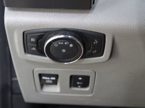 Used 2018 Ford F150 XLT w/ Equipment Group 302A Luxury AWD/4WD image 17