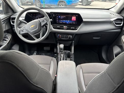 Used 2025 Chevrolet TrailBlazer LT FWD image 40