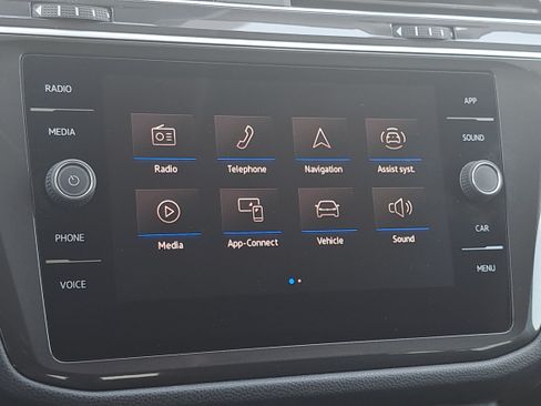 Used 2023 Volkswagen Tiguan SE FWD image 23