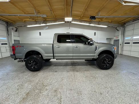 Used 2019 Ford F250 Platinum w/ Platinum Ultimate Package AWD/4WD image 5