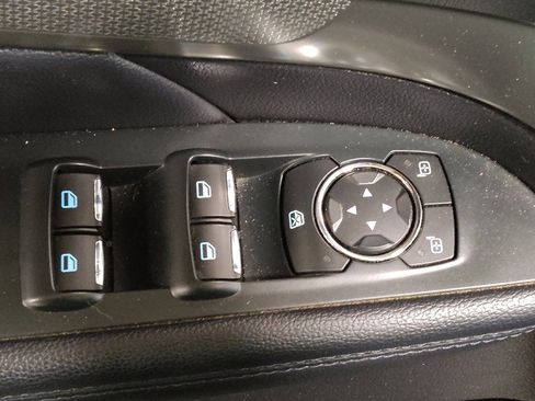 Used 2019 Ford Explorer XLT w/ Equipment Group 202A FWD image 27
