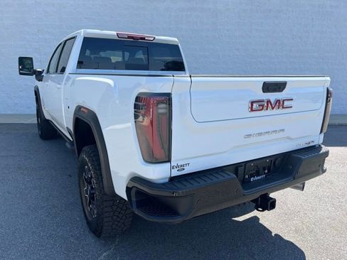 Used 2026 GMC Sierra 2500 AT4X image 6