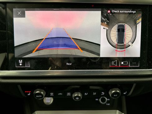 Used 2020 Audi Q3 2.0T Prestige image 11