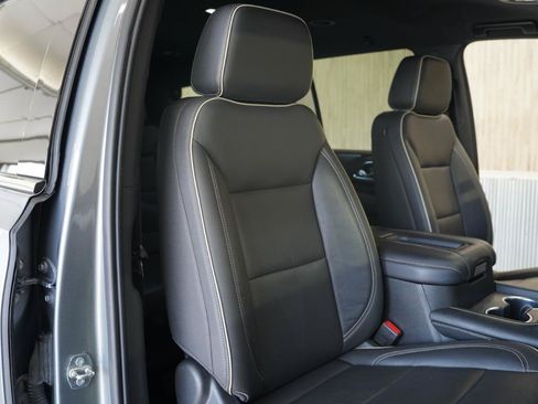 Used 2021 GMC Yukon SLT w/ SLT Luxury Package AWD/4WD image 29