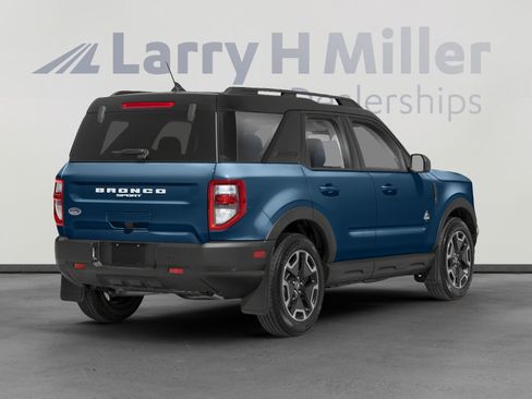 Used 2023 Ford Bronco Sport Outer Banks image 2