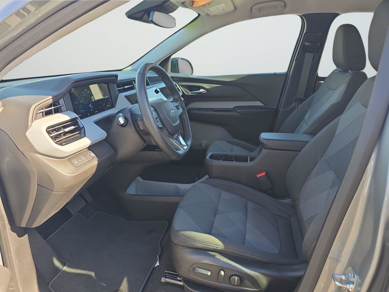 Used 2027 Chevrolet Bolt LT w/ Comfort Package FWD image 22