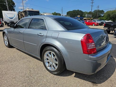 Used 2006 Chrysler 300 C w/ Navigation & Sound Group II image 20