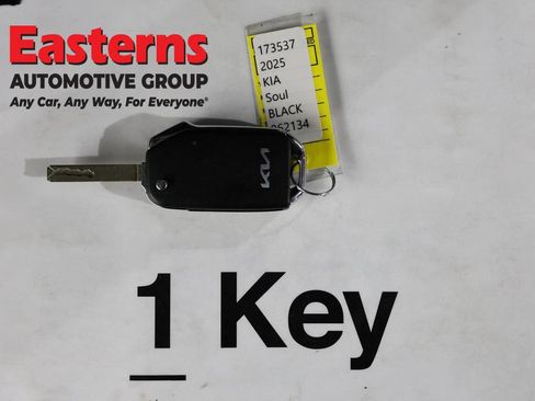 Used 2025 Kia Soul LX w/ LX Technology Package FWD image 24