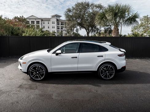 Used 2020 Porsche Cayenne image 30