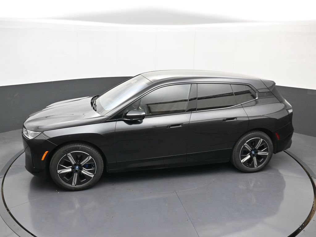 Used 2024 BMW iX xDrive50 w/ Sport Package AWD/4WD image 33