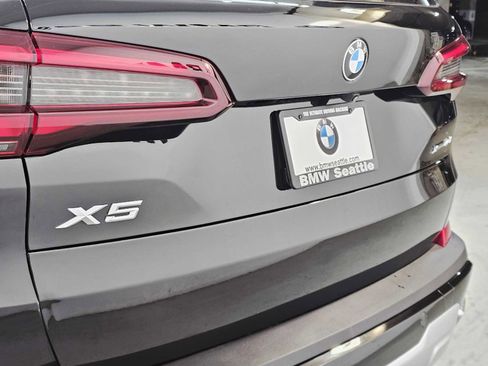 Used 2022 BMW X5 xDrive40i w/ Parking Assistance Package image 7