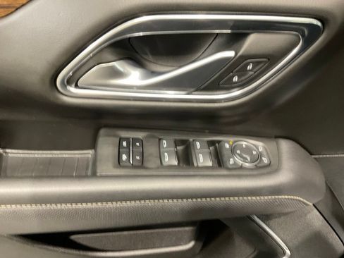 Used 2022 Chevrolet Suburban Premier RWD image 7