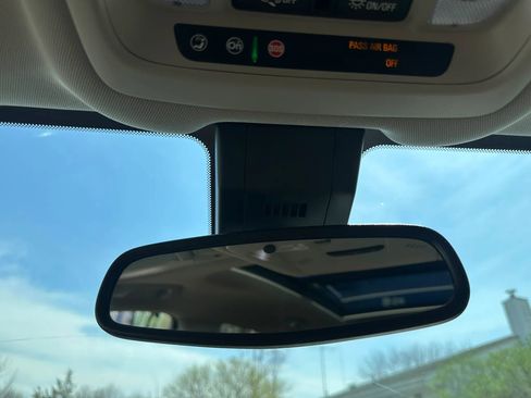 Used 2019 GMC Terrain SLT w/ Infotainment Package II AWD/4WD image 30