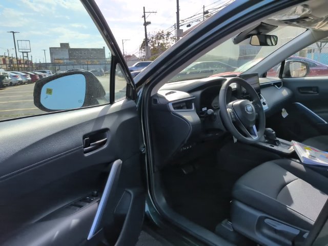 New 2026 Toyota Corolla Cross LE w/ Moonroof Package AWD/4WD image 11