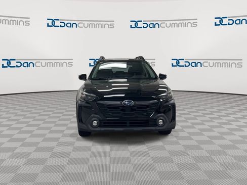 Used 2023 Subaru Outback Premium AWD/4WD image 3